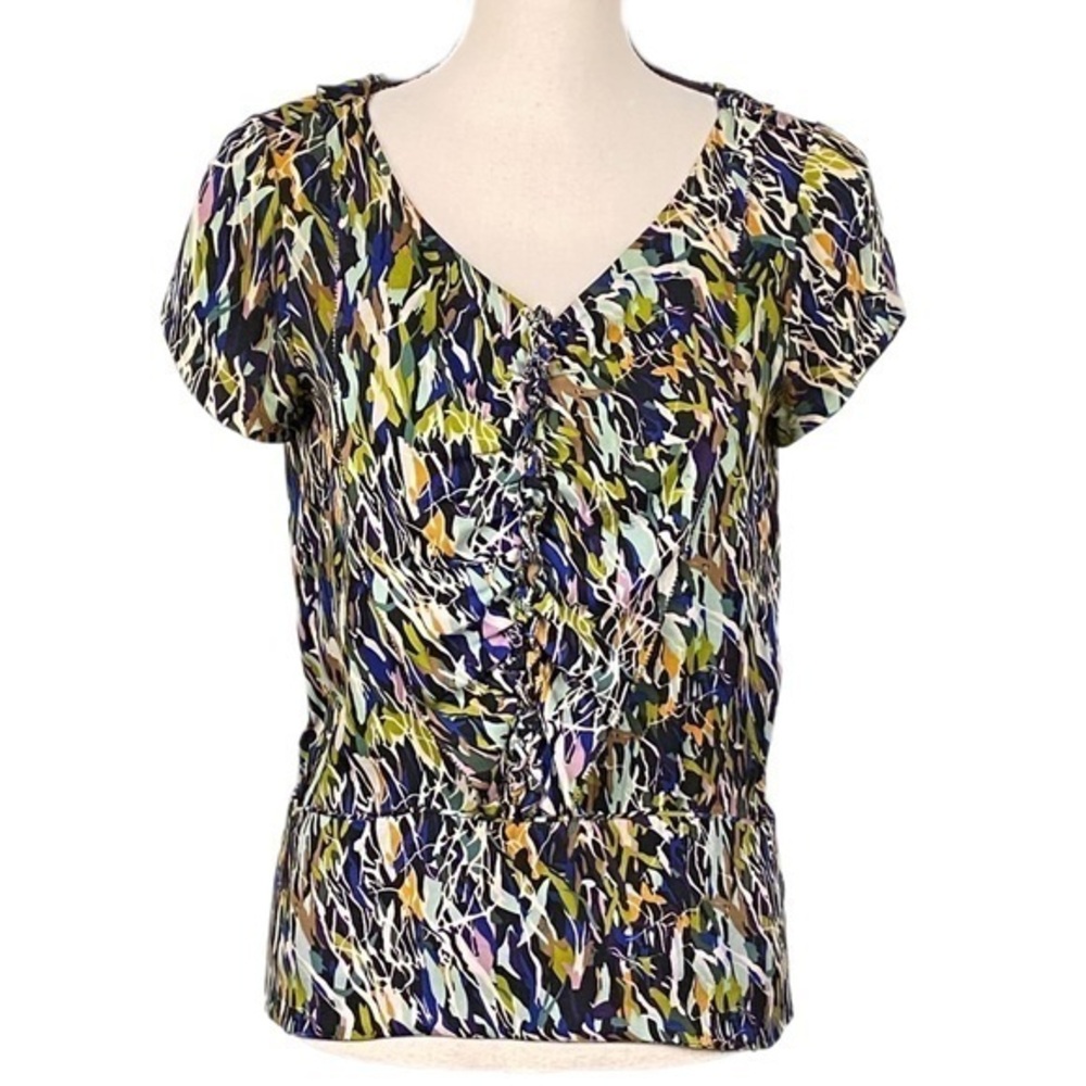 DIANE VON FURSTENBERG Silk Georgette blend blouse w/front ruffles. Size 2. EUC